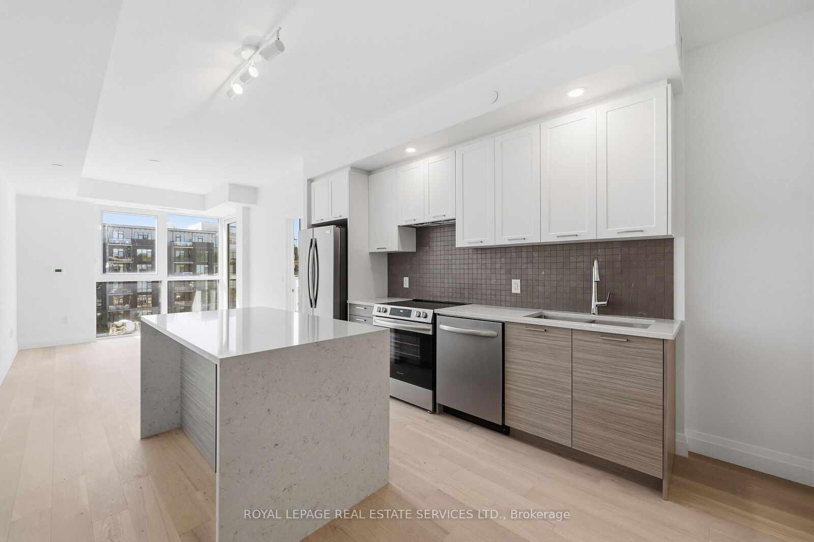 Property Photo: 26 Mill Street 402 ON L7G 0P9