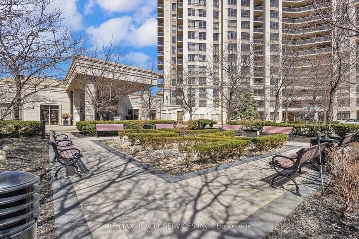 Property Photo: 700 Humberwood Boulevard 1027 ON M9W 7J4