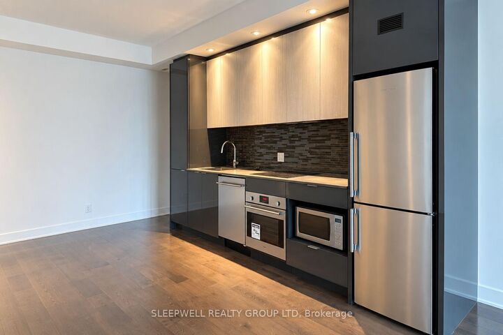 Property Photo:  20 Daly Avenue 2007  ON K1N 0C6 