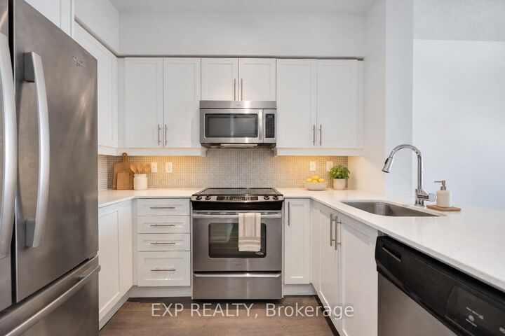Property Photo:  125 Western Battery Road 2512  ON M6K 3R8 