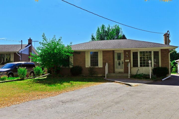 Property Photo:  40 Jacobson Avenue  ON L2T 2Z7 