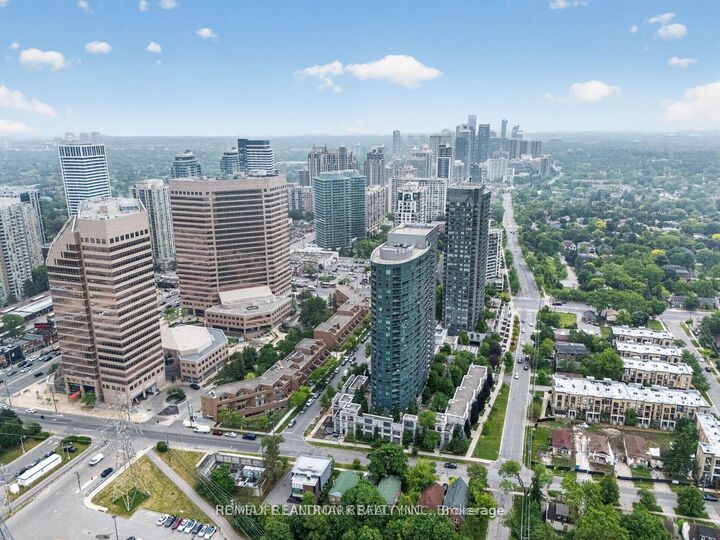 Property Photo:  25 Greenview Avenue 315  ON M2M 0A5 