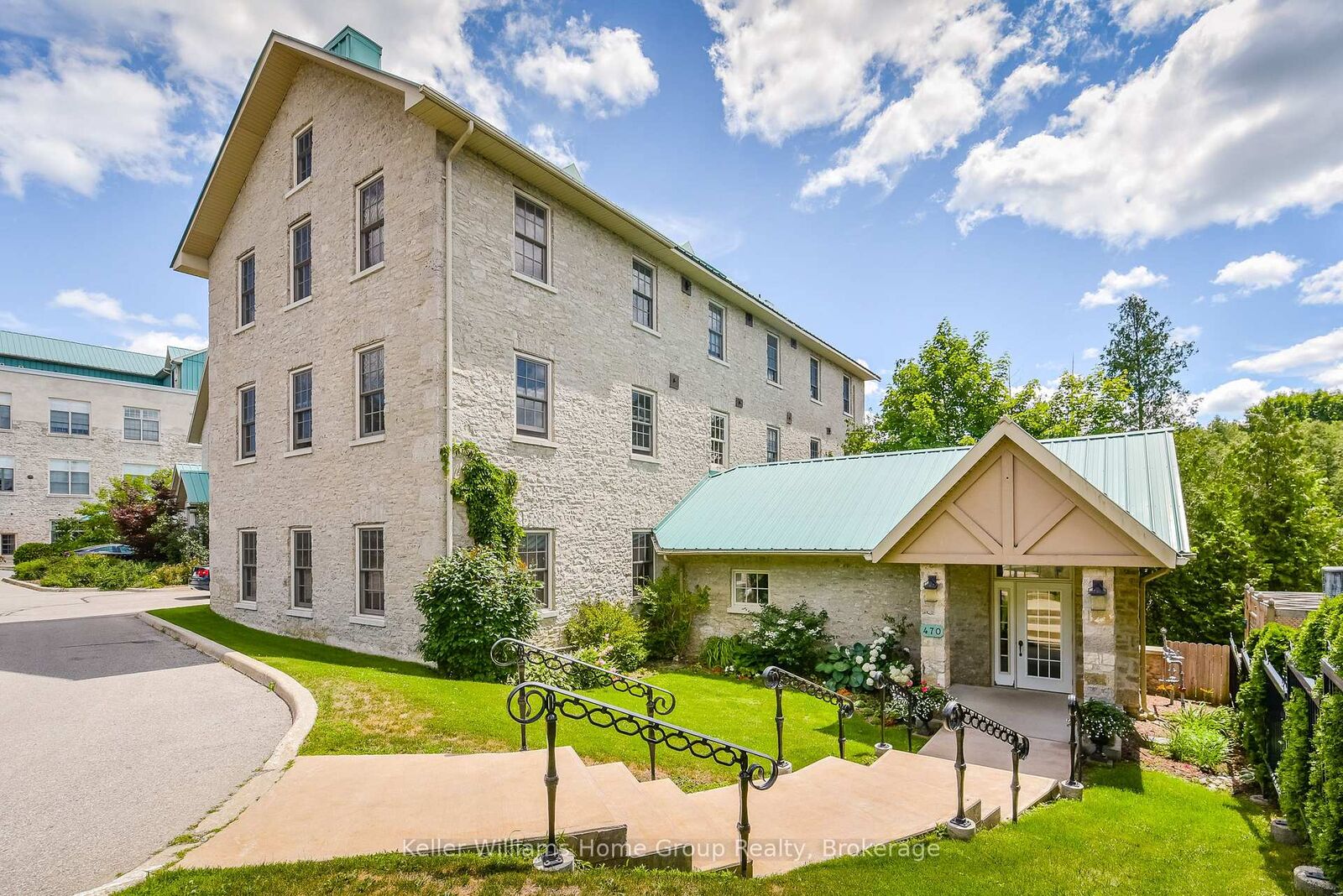 Property Photo:  470 St Andrew Street E 102  ON N1M 1R5 