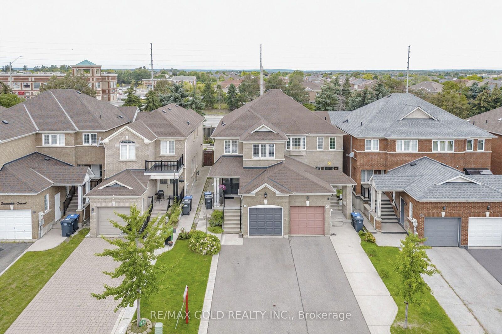 Property Photo:  36 Summerdale Crescent  ON L6X 4V8 
