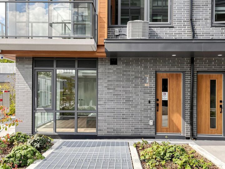 Property Photo:  75 Curlew Drive 12  ON M3A 0A9 