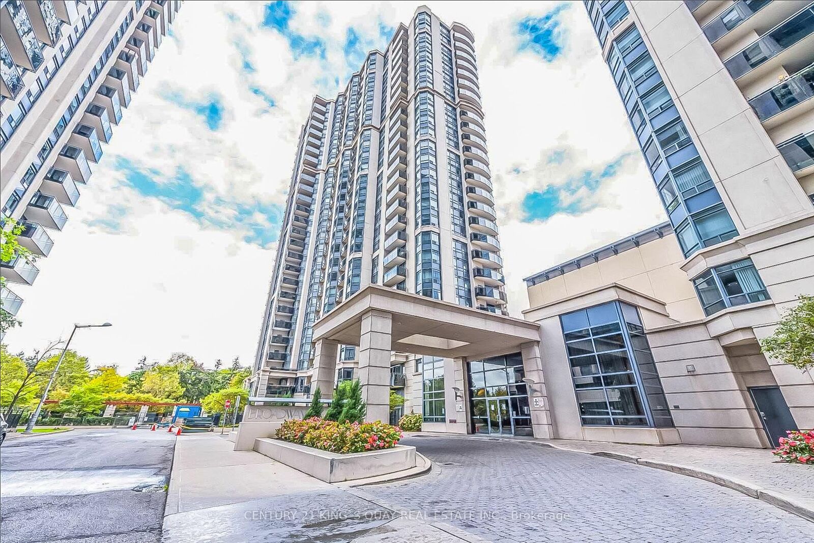 Property Photo:  155 Beecroft Road 612  ON M2N 7C6 