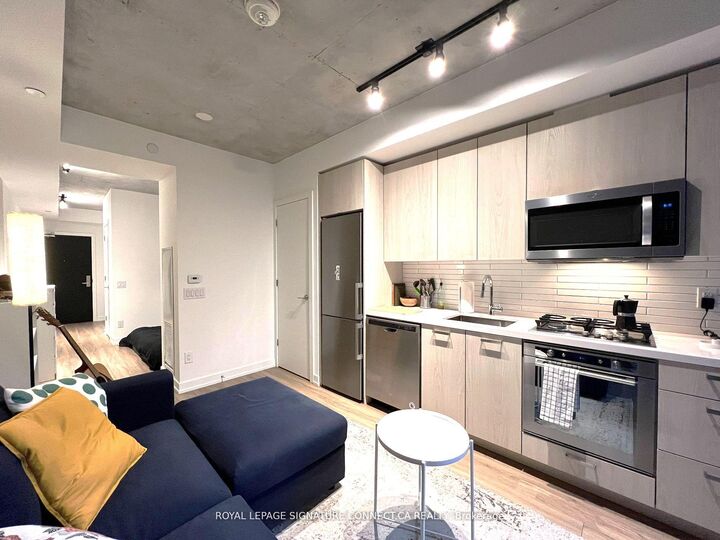 Property Photo:  458 Richmond Street W 1006  ON M5V 1Y1 