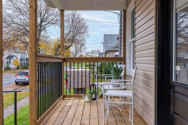 Property Photo: 50 Fifth Street Main ON L3B 4Z5