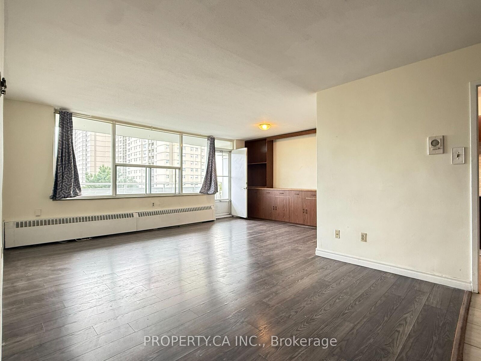 Property Photo:  10 Parkway Forest Drive 411  ON M2J 1L3 