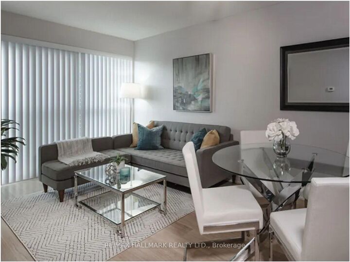 Property Photo:  570 Bay Street 2903  ON M5G 0B2 