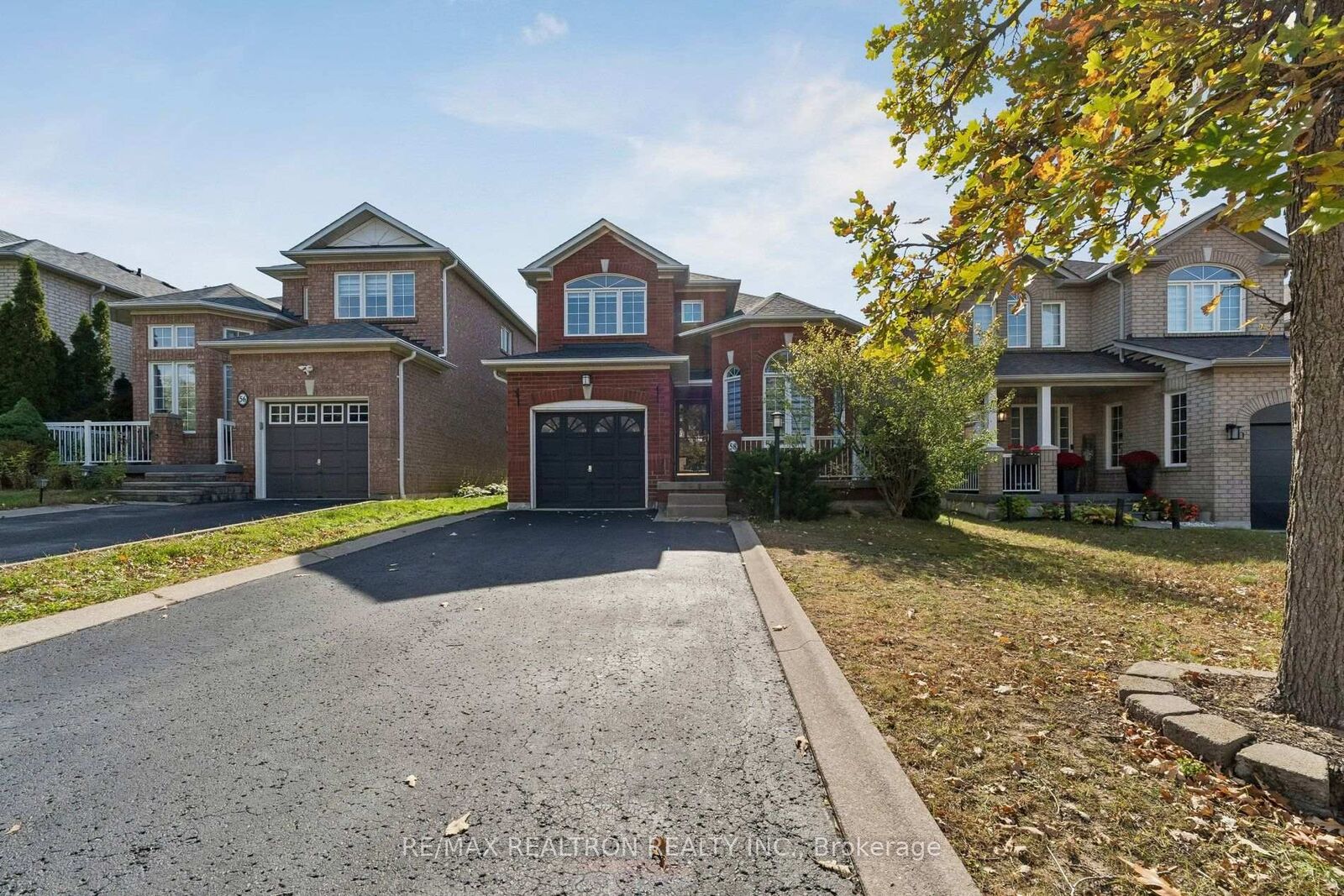 Property Photo: 58 Lurosa Crescent ON L1R 3A9