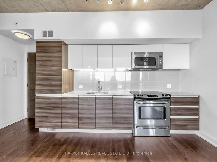 Property Photo:  1190 Dundas Street E 1114  ON M4M 1S3 