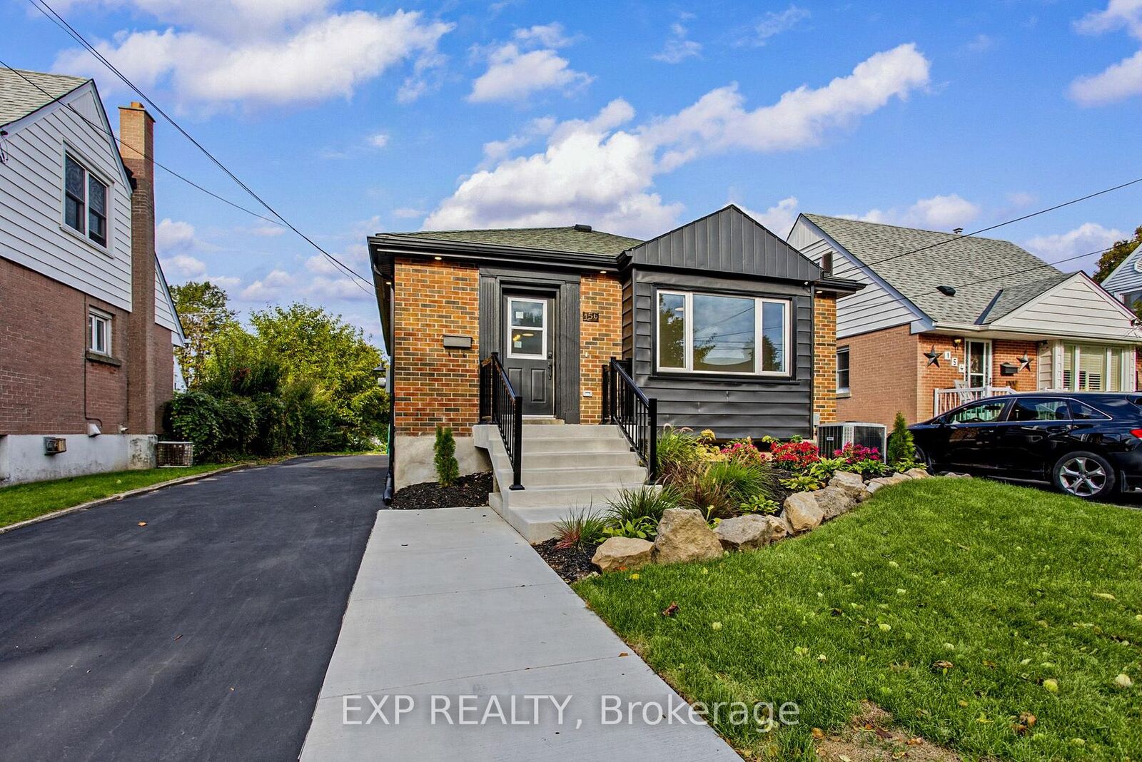 Property Photo:  156 E36th Street Lower  ON L8V 3Z4 