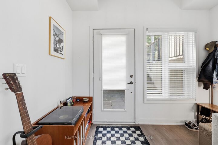 Property Photo:  1129 Cooke Boulevard 613  ON L7T 4A8 