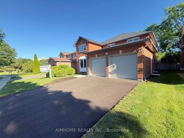 Property Photo:  108 Berwick Crescent  ON L4C 0B7 