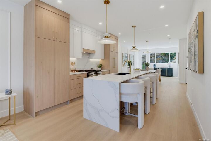 Property Photo:  833 Blackbird Pl  BC V9B 0E7 