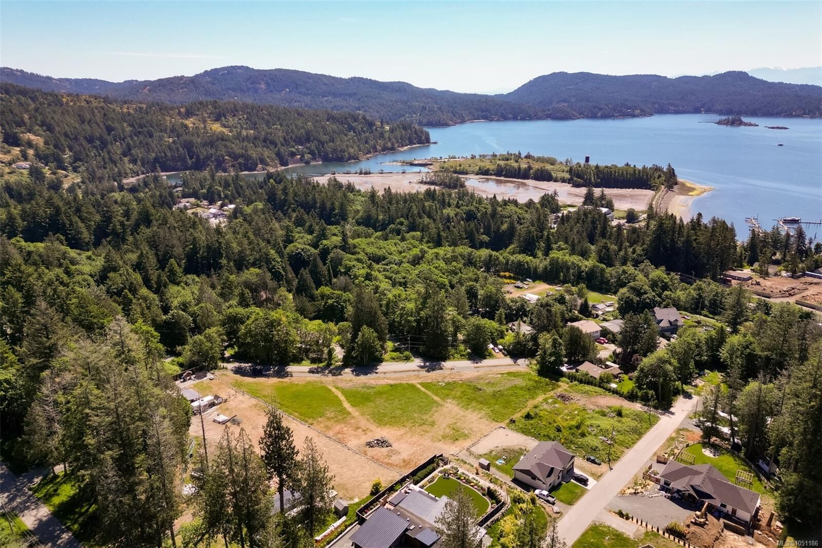 Property Photo: 2086 Harbourview Rd BC V9Z 2A1