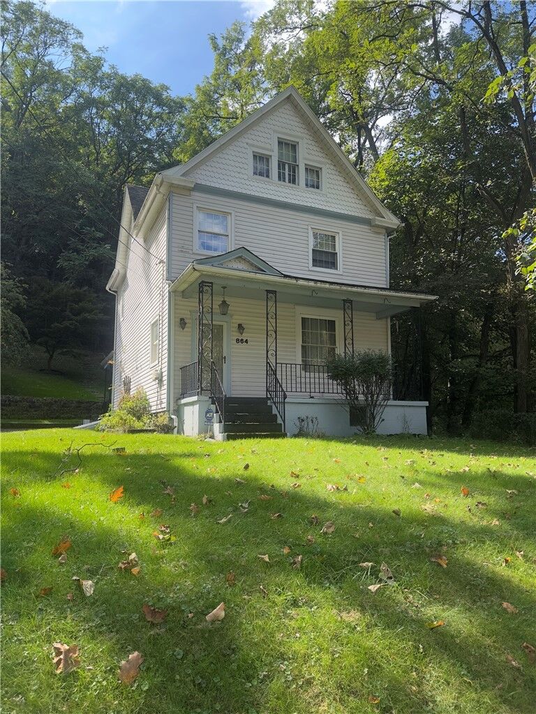 Property Photo:  864 Forest Ave  PA 15120 