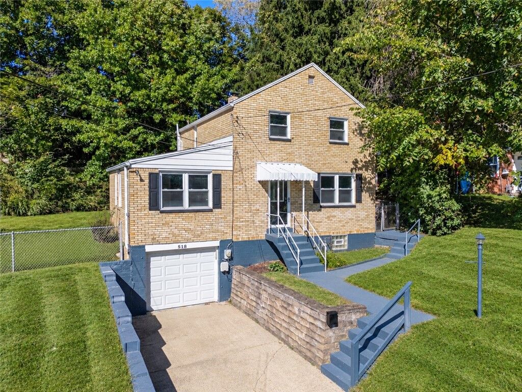 Property Photo:  418 Pennwood Dr  PA 15235 