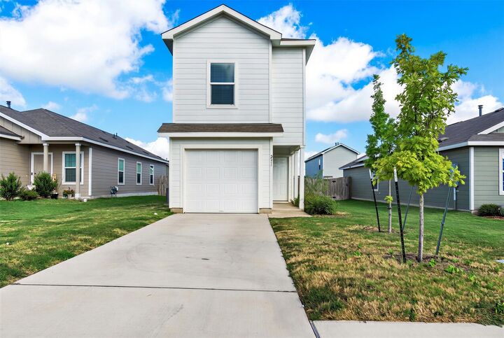 Property Photo: 231 Gabbro Gardens TX 78656