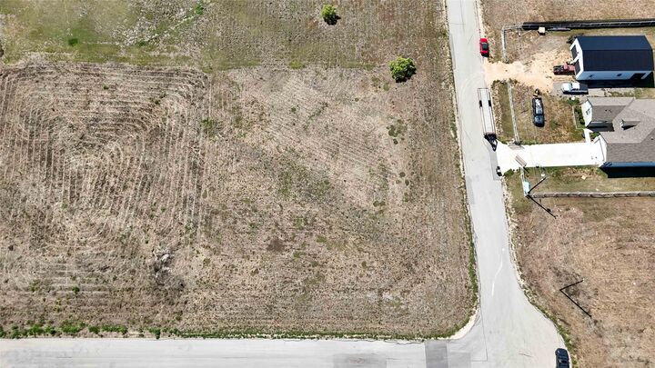 Property Photo:  190 Deserado Loop  TX 78617 