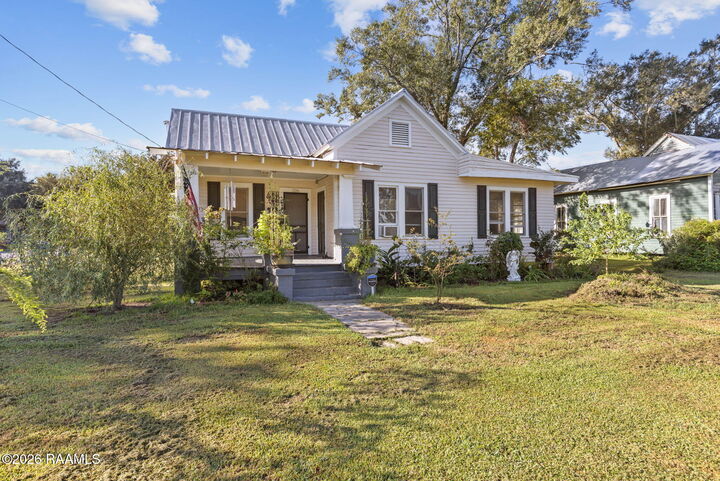 Property Photo: 326 E Oak Street LA 70526