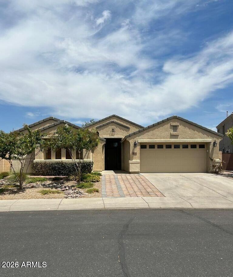 Property Photo: 2638 E Bear Creek Lane AZ 85024