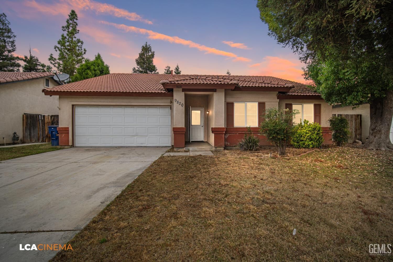 Property Photo:  9820 Battersea Park Drive  CA 93312 