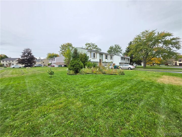 Property Photo:  6568 Royal Parkway N  NY 14094 