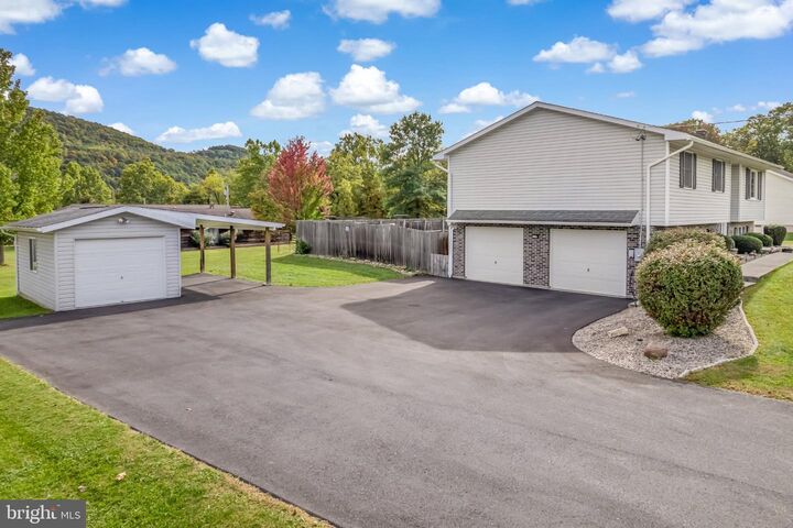 Property Photo:  81 Maple Side Court  WV 26726 
