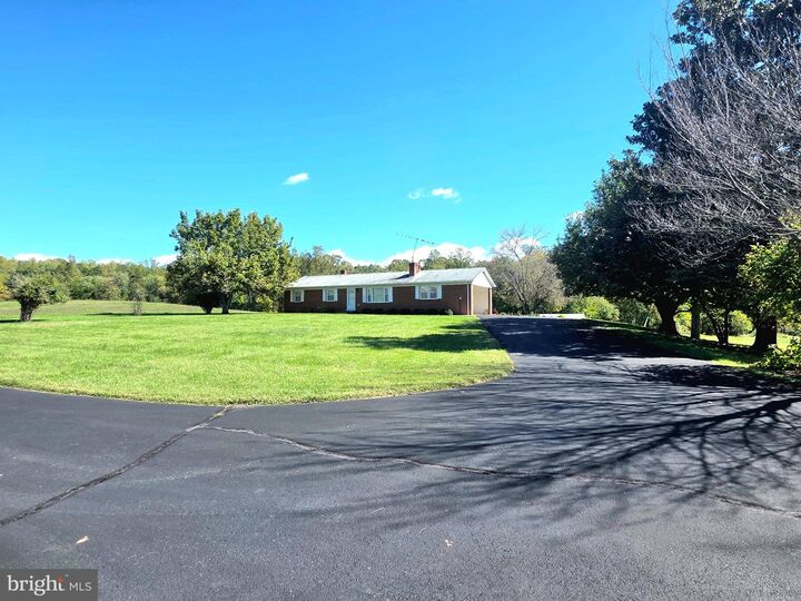 Property Photo: 17195 Reva Road VA 22701