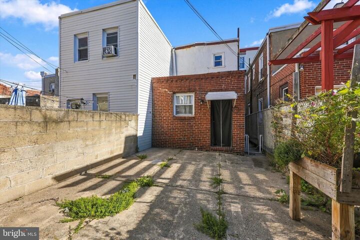 Property Photo:  2430 E Dauphin Street  PA 19125 