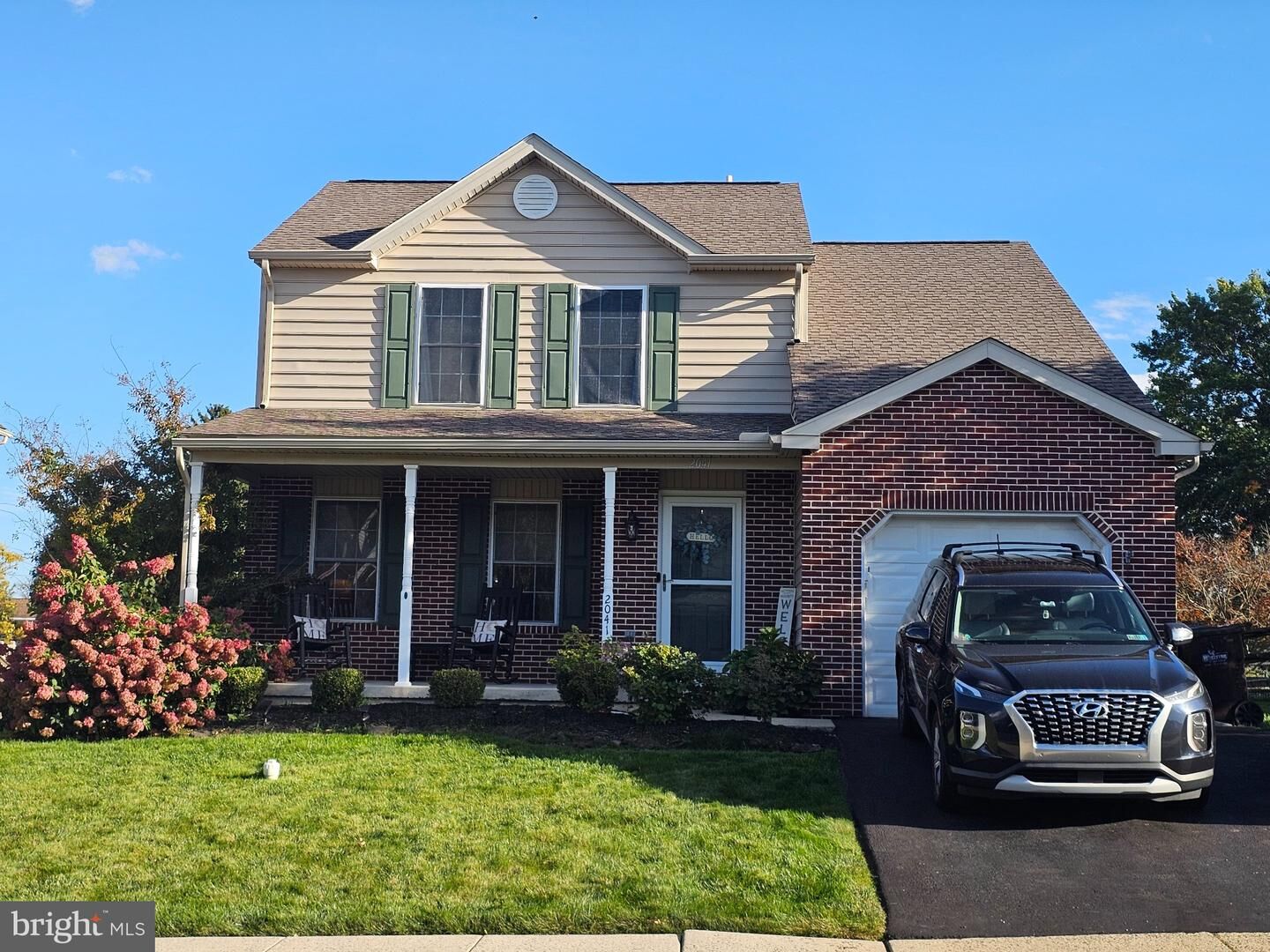 Property Photo: 2041 Valley View Drive PA 18951