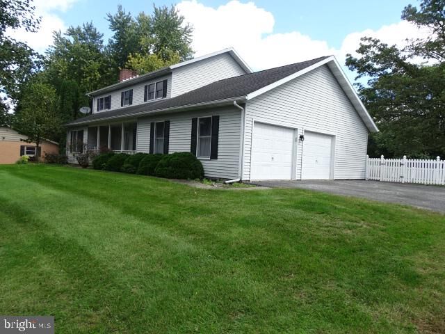 Property Photo: 438 Larkspur Lane PA 17202