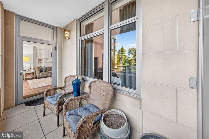 Property Photo: 8220 Crestwood Heights Drive 202 VA 22102