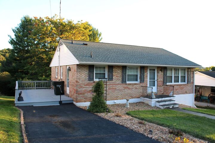 Property Photo: 2208 Davis St VA 24401