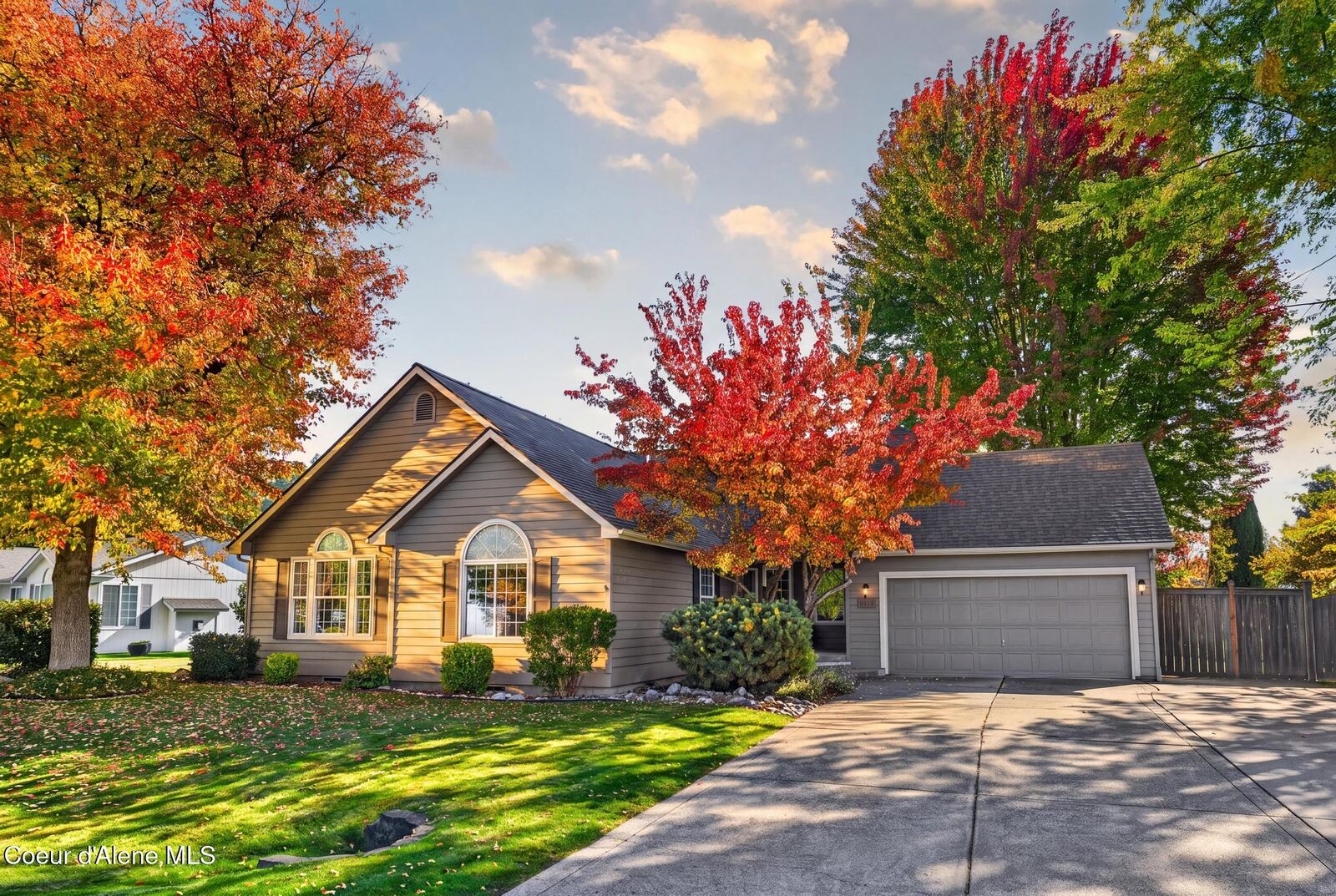 Property Photo:  8462 N Maple St  ID 83835 