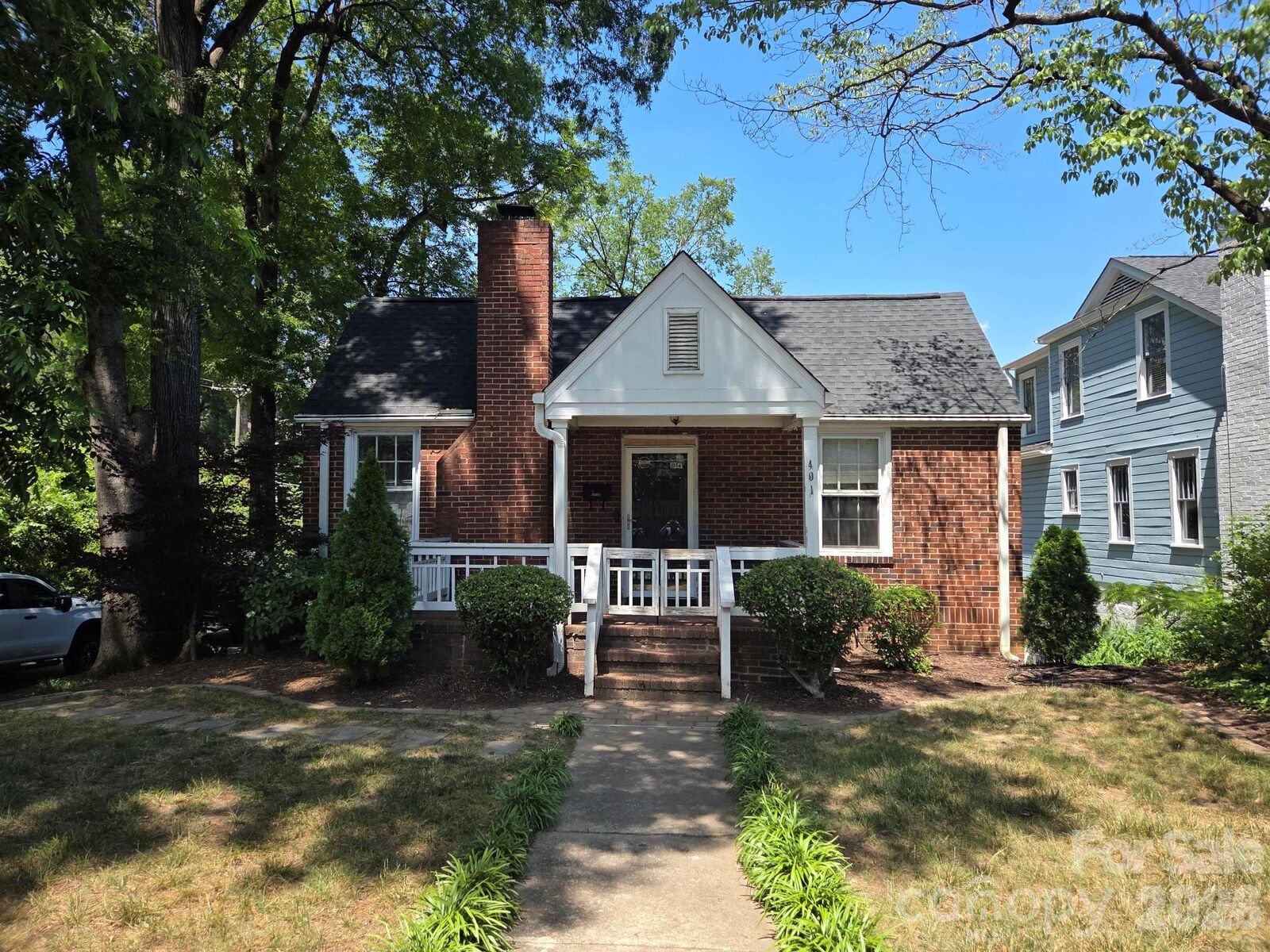 Property Photo:  401 Rensselaer Avenue  NC 28203 