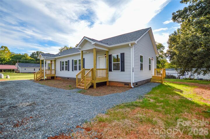 Property Photo: 104 Carolyn Road NC 28147