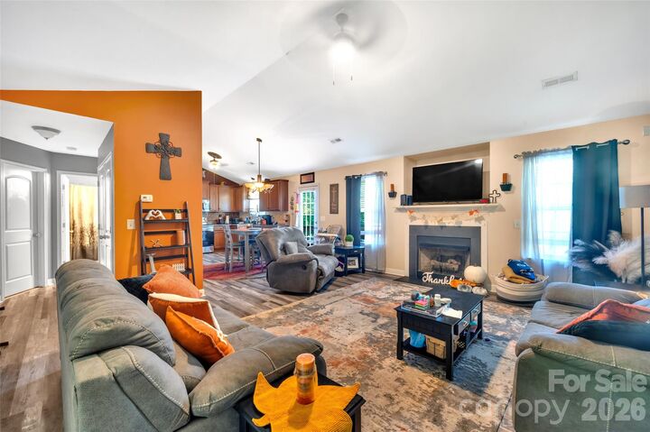 Property Photo:  392 Lone Tree Lane  SC 29710 