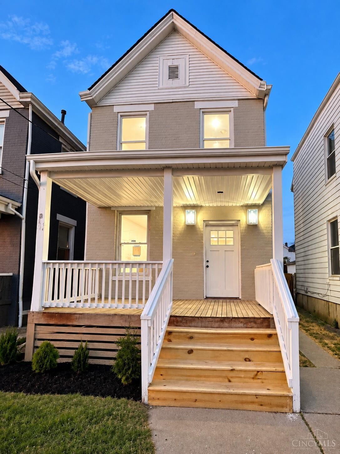 Property Photo: 1820 Wayland Avenue OH 45212