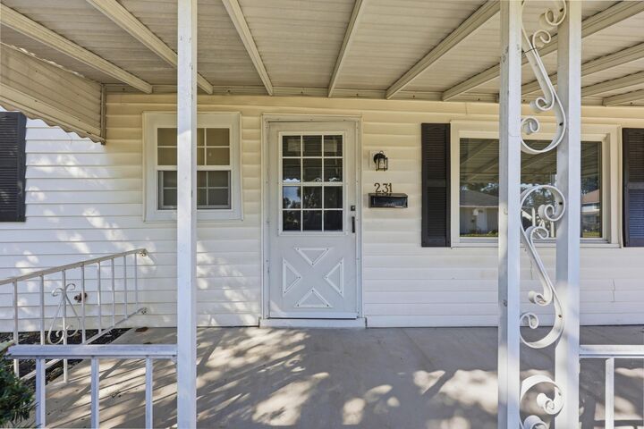 Property Photo: 231 N George Street OH 43130