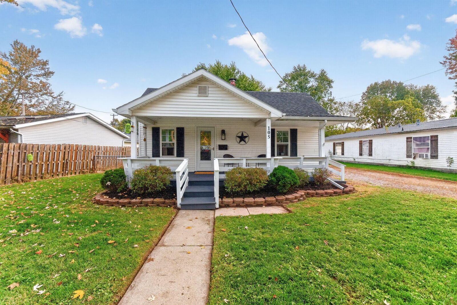 Property Photo:  105 Pearl Street  OH 43344 