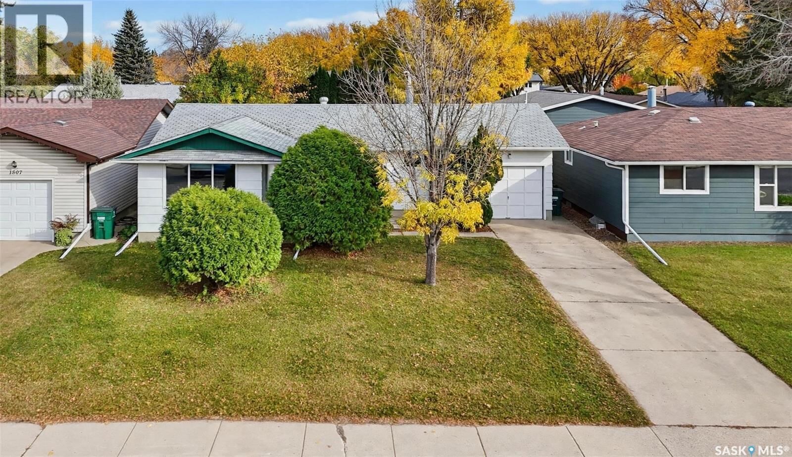 Property Photo:  1513 Argyle Avenue  SK S7H 2W3 