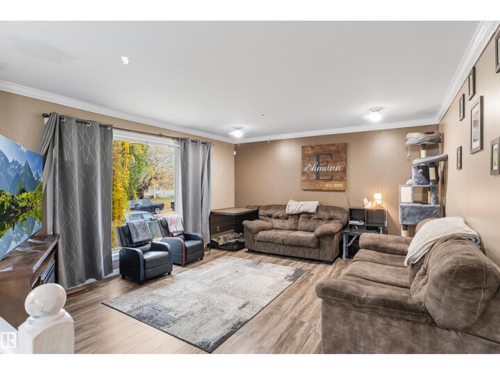 Property Photo:  5014 45 St  AB T9M 1Z2 