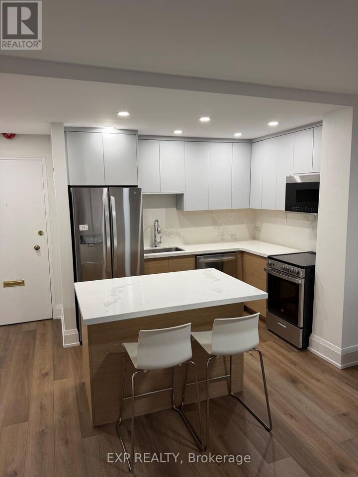 Property Photo:  60 Montclair Avenue 404  ON M5P 1P7 