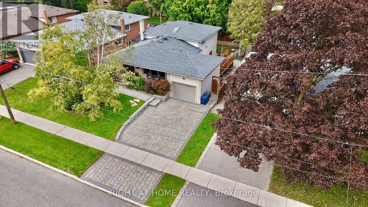 Property Photo:  24 Stonedene Boulevard  ON M2R 3C7 