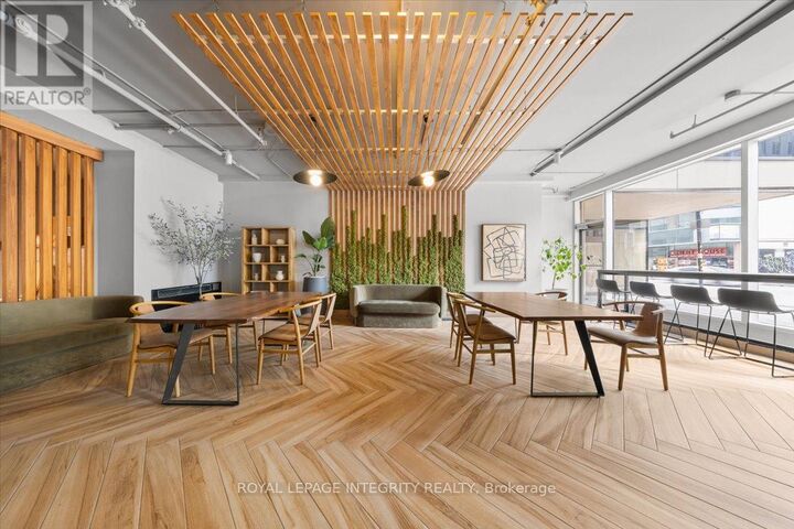 Property Photo:  161 Laurier Avenue West 1104  ON K1P 5J2 