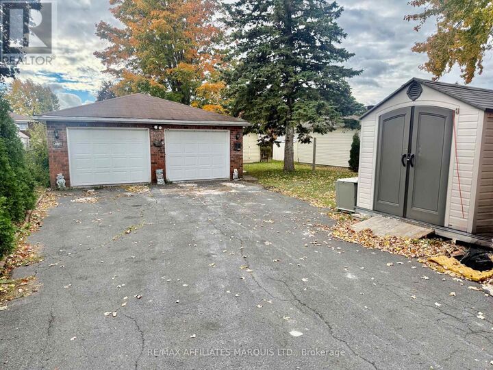 Property Photo:  112 Twelfth Street East  ON K6H 6S7 