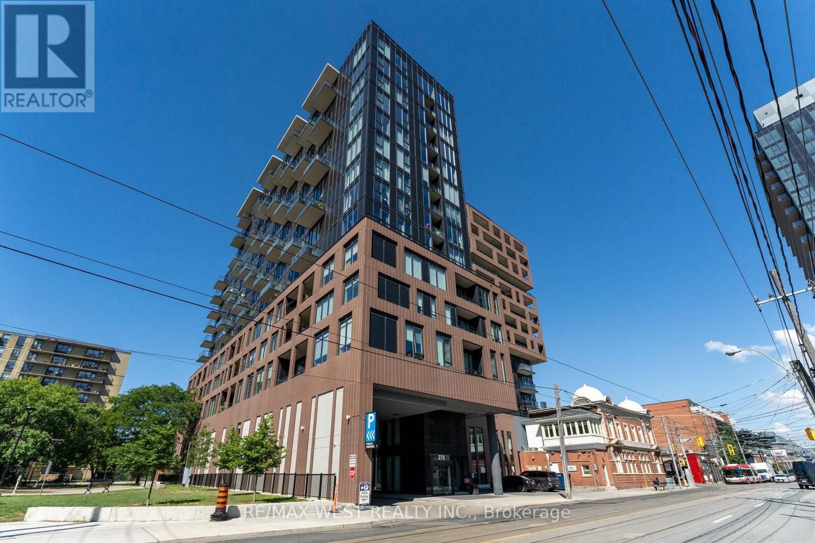 Property Photo:  270 Dufferin Street West 1207  ON M6K 0H8 